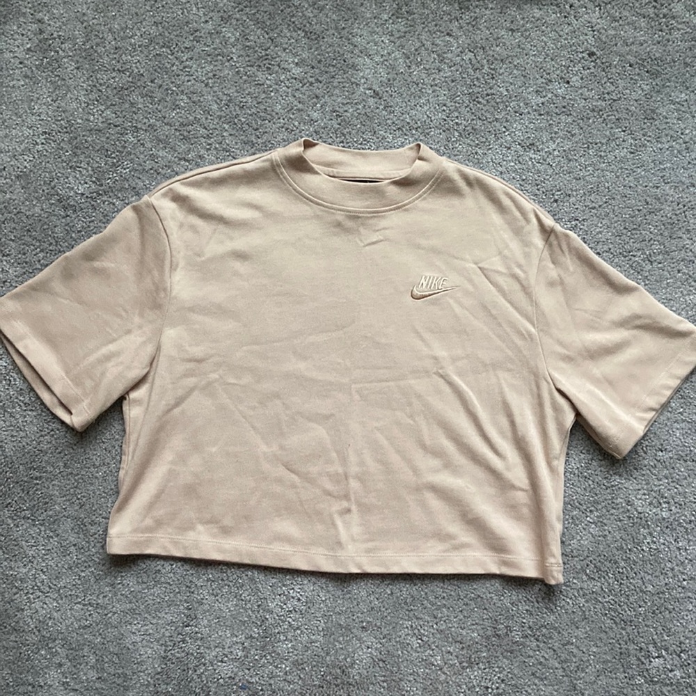 Nike cropped tee